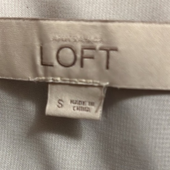 Ann Taylor LOFT Scoop Neckline, Sleeveless Top, Colors Black and White, Size Sm - Picture 3 of 4